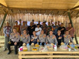 Irwasda Polda Banten Berdialog Dengan Warga, Dalam Acara Jum’at Curhat.