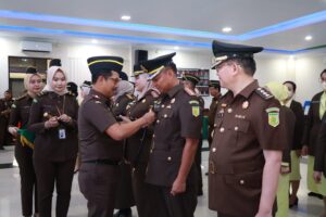 Dr. Didik Farkhan Alisyahdi, Lantik Sekaligus Lima Kajari di Banten.