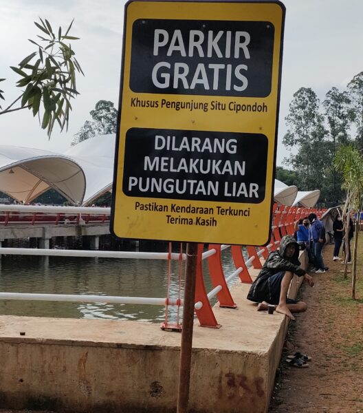 Plang Parkir Gratis di Rawa Situ Cipondoh Kota Tangerang, Picu Terjadi Konflik Sosial.