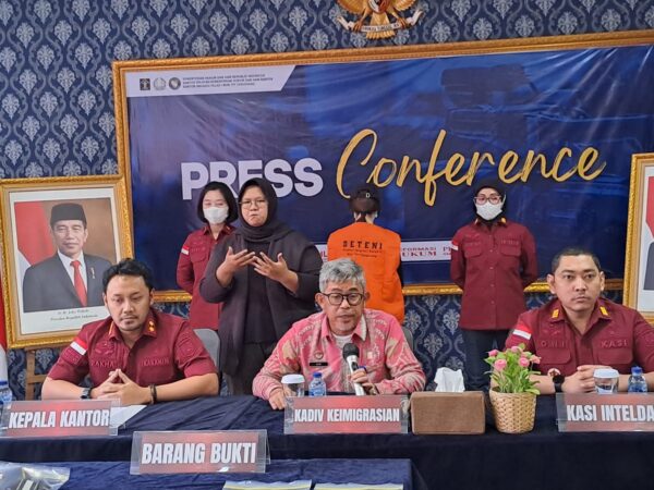 Petugas Imigrasi Tangerang Amankan WNA Asal Rusia, Diduga Terlibat Prostitusi Online
