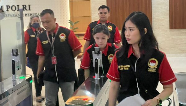 KATE VICTORIA LIM PEDULI INSTITUSI POLRI JAYA SUPRANA SAYA G BERANI BILNG POLISI  Korup.