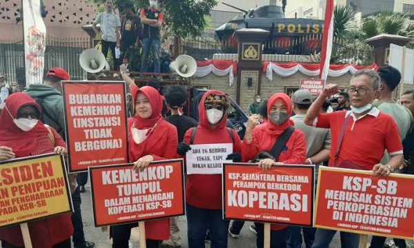 OKNUM POLRES TANGERANG KOTA BERMAIN DENGAN TERLAPOR, LQ MINTA KAPOLDA COPOT OKNUM YANG BERMAIN.