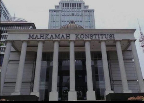 Aplagi ia sudah menjadi Kepala Daerah, minsalnya Bupati atau Gubenur itu sudah berpengalaman dalam memimpin.