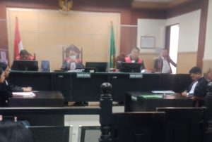 Perbuatan terdakwa sudah di luar nalar, seharus di tuntut hukum berat terdakwa.