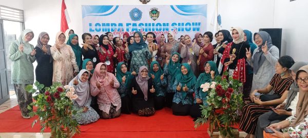 Kegiatan lomba fashion show sangat menginspirasi bagi semua warga.