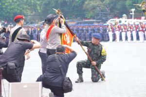 Jokowi Presiden : Bahkan tak tanggung-tanggung ia berikan penghargaan di satu intansi polri.