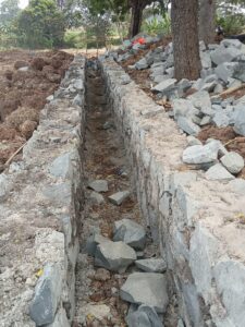 Diduga pihak Pengawas jarang di lokasi, sehingga ada dugaan proyeknya tidak diawasi.