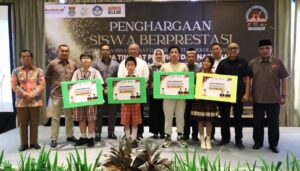 Sekertaris Dinas Pendidikan, Agus Supriatna : Dikabupaten Tangerang Tingkat SD Mendapatkan penghargaan