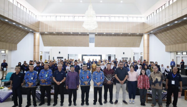 Pj Sekretaris Daerah Kabupaten Tangerang, Soma Atmaja : kegiatan ini bertujuan memberikan edukasi mengenai pentingnya kebersihan lingkungan.