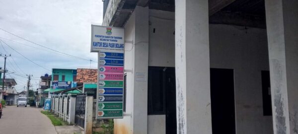 PEMBANGUNAN KANTOR DESA PASIR BOLANG DIDUGA BERAROMA KORUPSI HINGGA SAAT INI MANGKRAK.