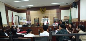 PASANGAN DARI THAILAN MENYELUNDUPKAN NARKOTIKA 4 KILO 110 GRAM DI TUNTUT HANYA 18 TAHUN.