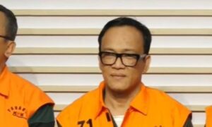 Tangkap para korupsi sampai ke planet Pluto, siapa-pun penjahatnya.