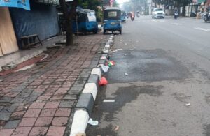 M. Korban pemukulan oleh pedagang jualan di Trotoar di Cipinang, bonyok dan muka memar.