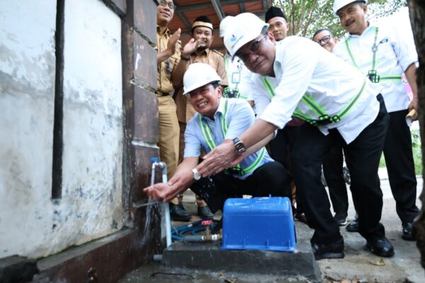 Kado Istimewa di Hari Jadi Tangerang: PERUMDAM TKR Terima Penghargaan Bergengsi dari Bupati Tangerang.