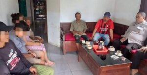 Salah apa, dosa apa ibunya, sehingga anak yang dikandung 9 bulan menjarahkan ibu sendiri.