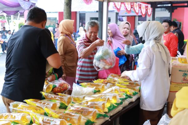 Tekan Inflasi, Disperindag Kabupaten Tangerang Gelar Warteksi Gemilang di Dua Lokasi.
