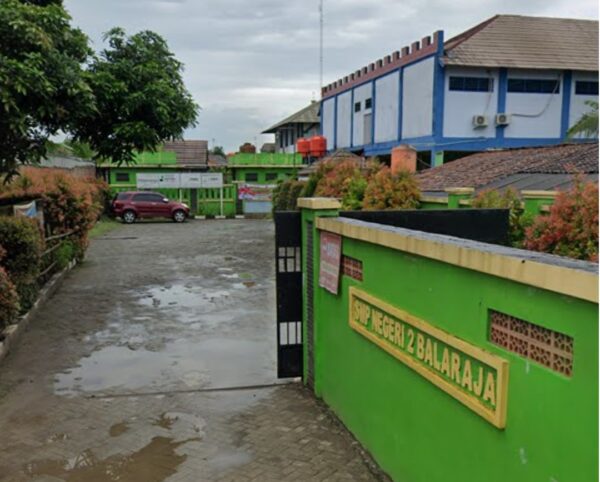 Sejumlah orang tua murid melaporkan adanya pemaksaan pembayaran Rp350.000 per siswa yang bertentangan dengan Permendikbud Nomor 75 Tahun 2016.